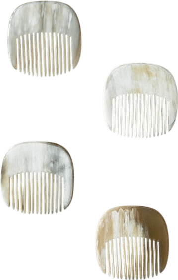 Horn Oval Comb in Cream