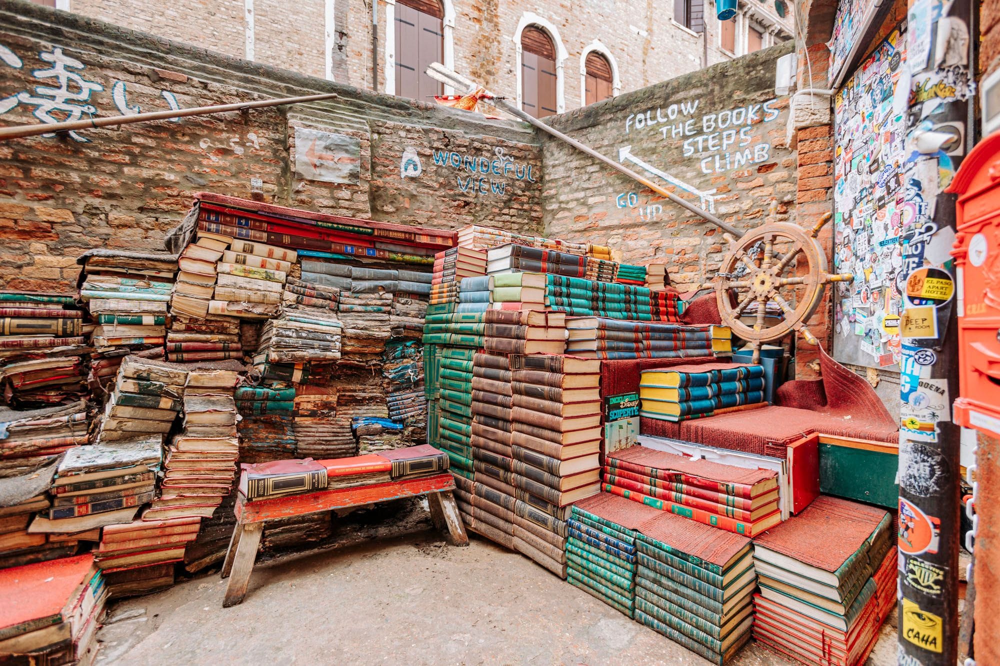 Libreria Acqua Alta (Bookshop)