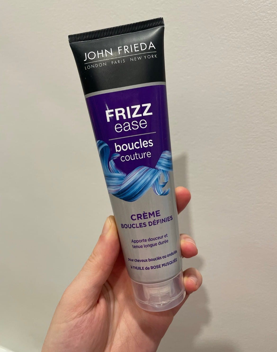 La Belle Boucle & crema John Frieda