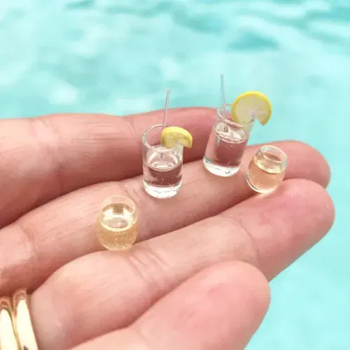>TINY MINI THINGS<