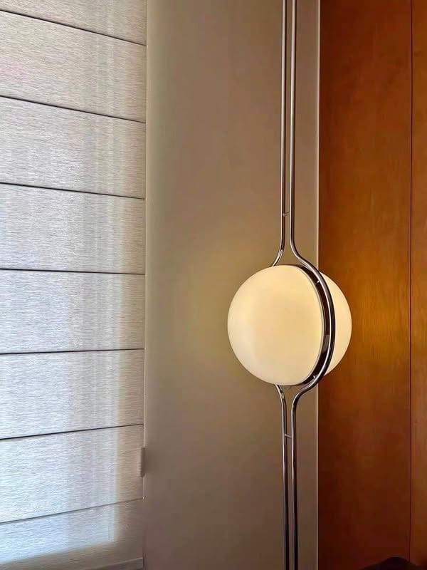Globe floor light fixture