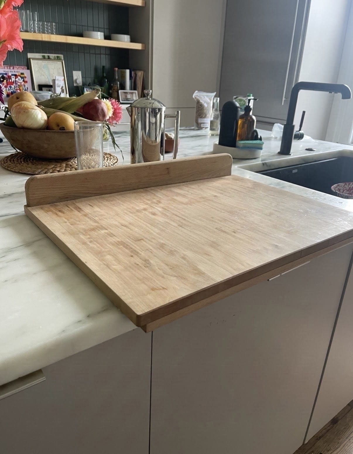 Wood Cutting Board with Lip
