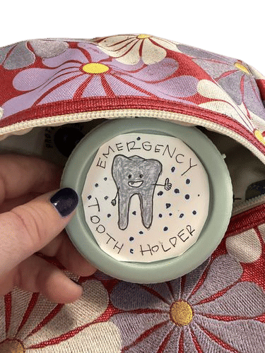 Emergency tooth holder