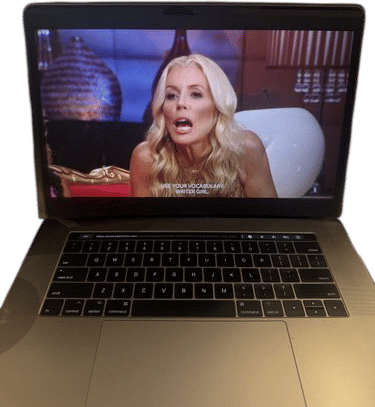 BROKEN MACBOOK