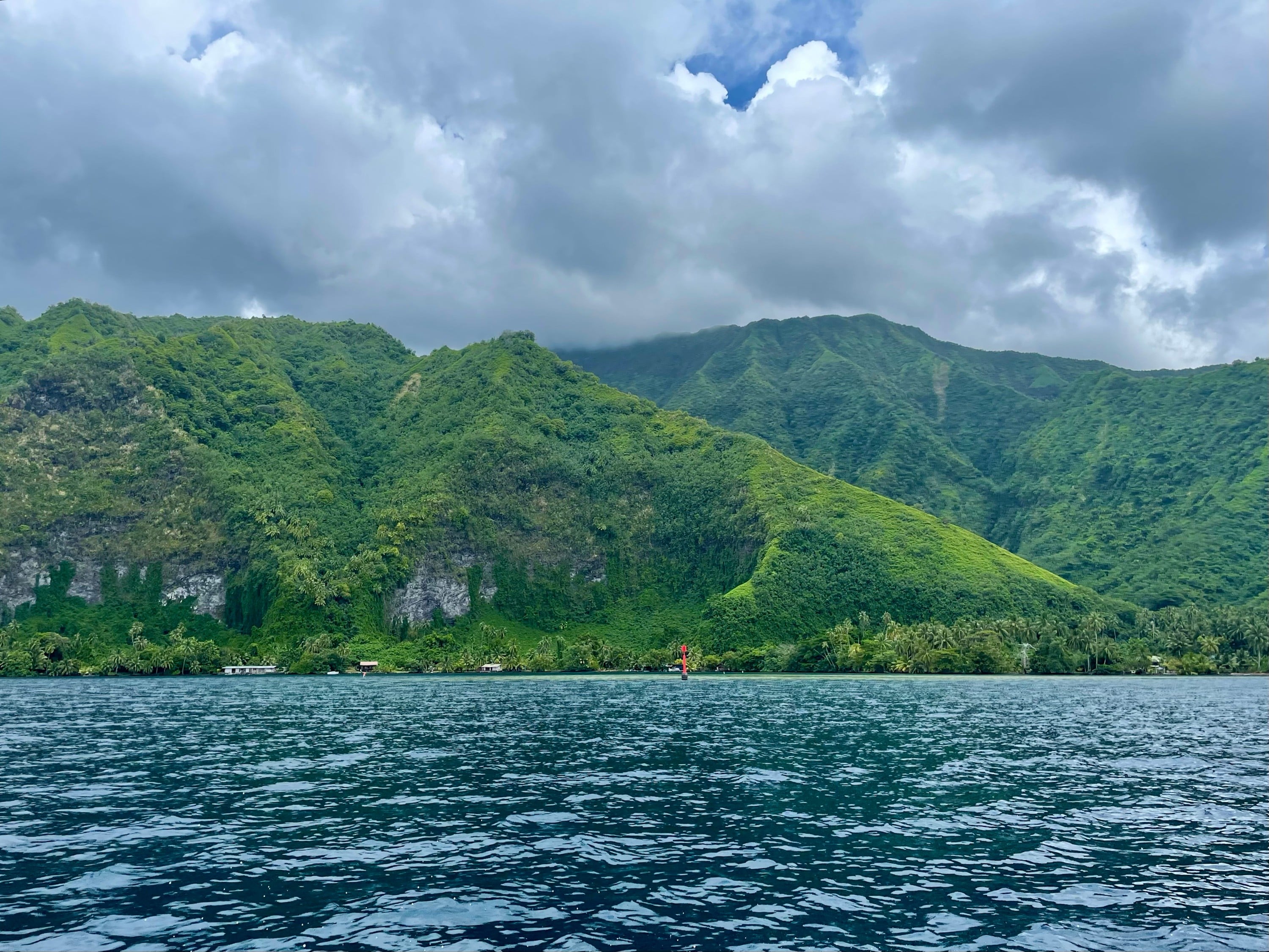 Hike to Te Pari with Abel Haro