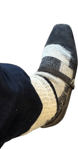 Wearing puffy socks to break in shoes