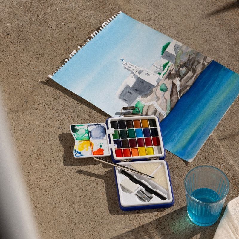 Go out with a Watercolor Travel Kit