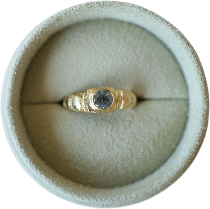 Montana Sapphire Ring in 18K Gold