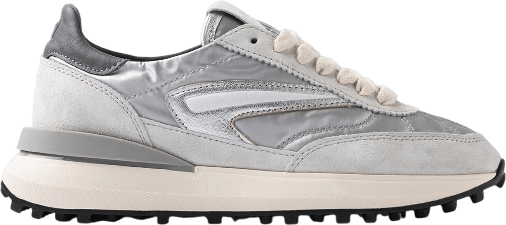 Date Sneakers