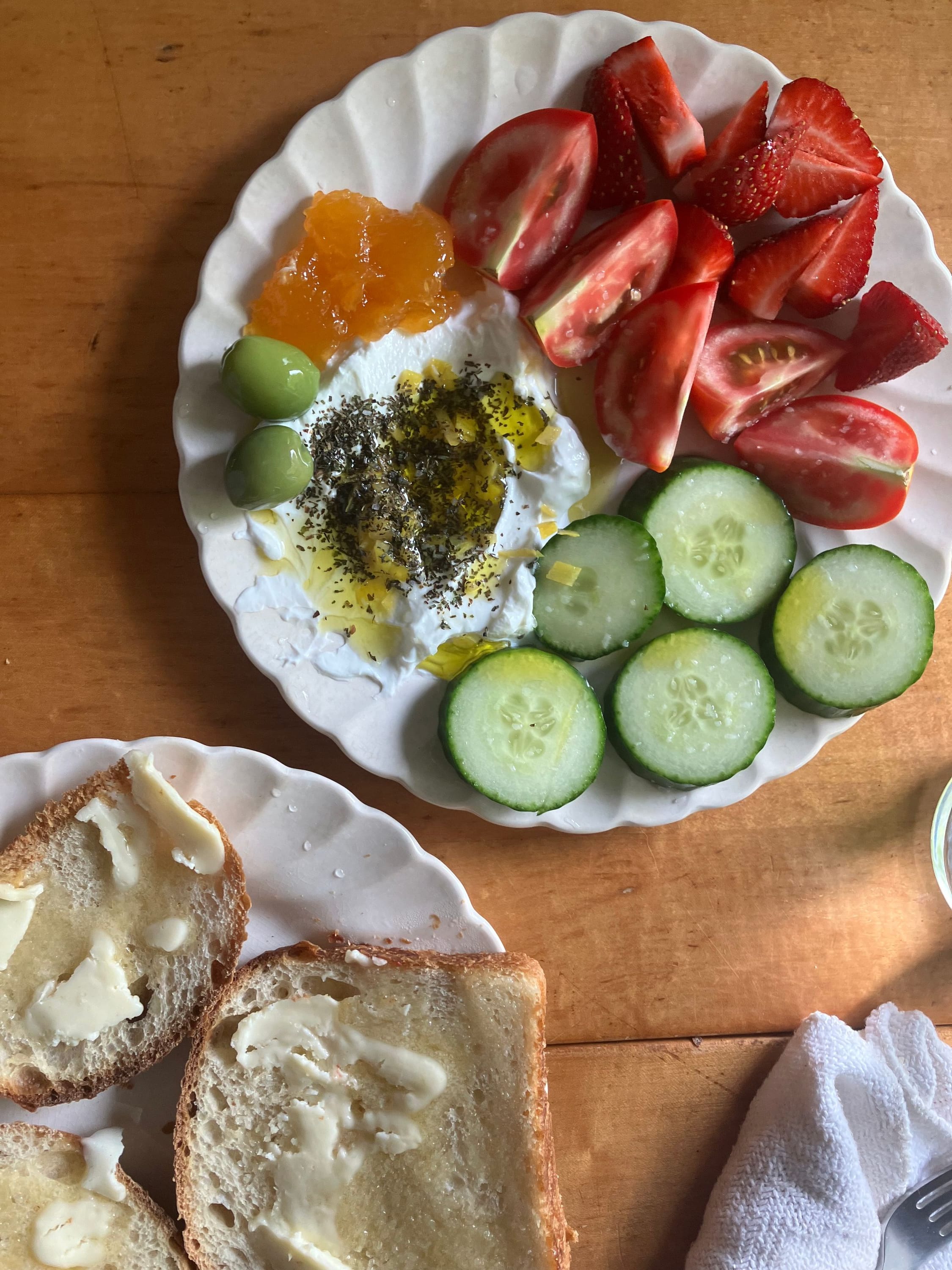 Yogurt with tomatoes cucumbers and olive oil