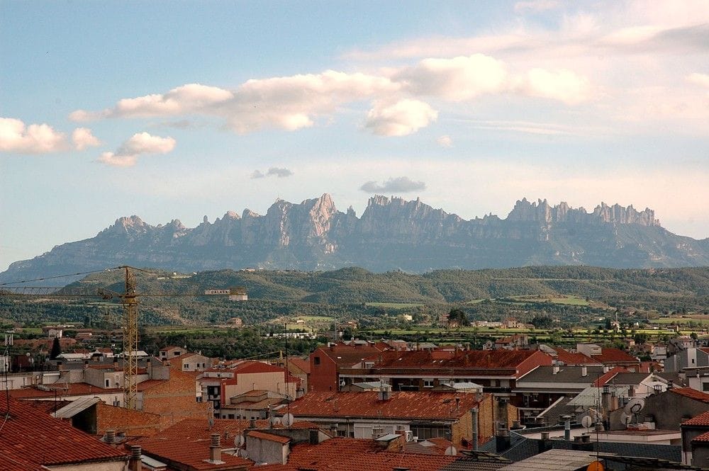 Montserrat (mountain) - Wikipedia