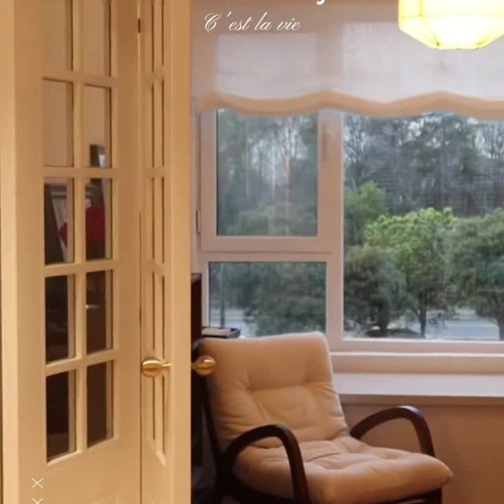 Scalloped Linen Roman Shades