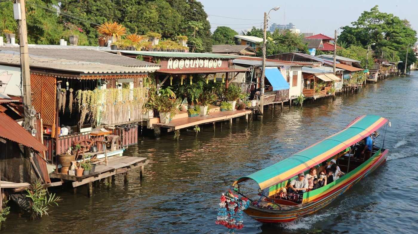 Khlong Bang Luang Floating Market