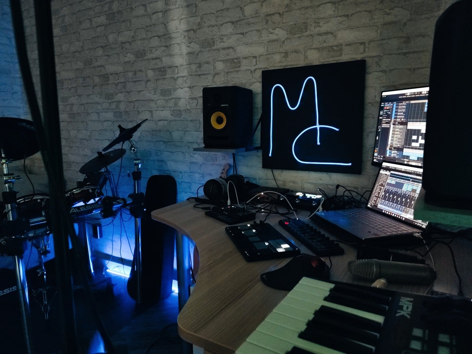 My lovely studio! Writing new music!