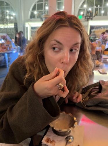 Giving Your Gf the Last Bite