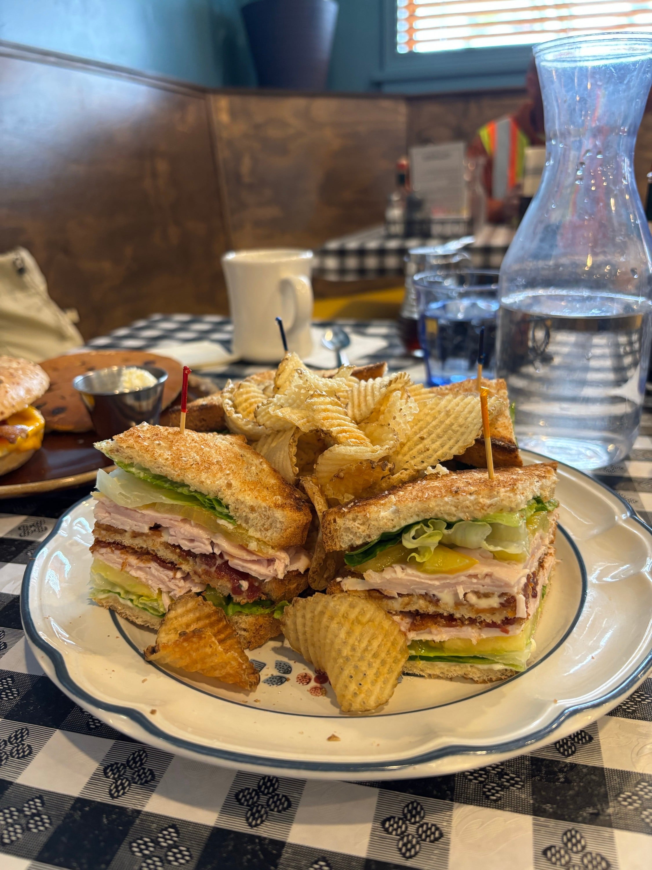 club sandy at lazy daisy diner