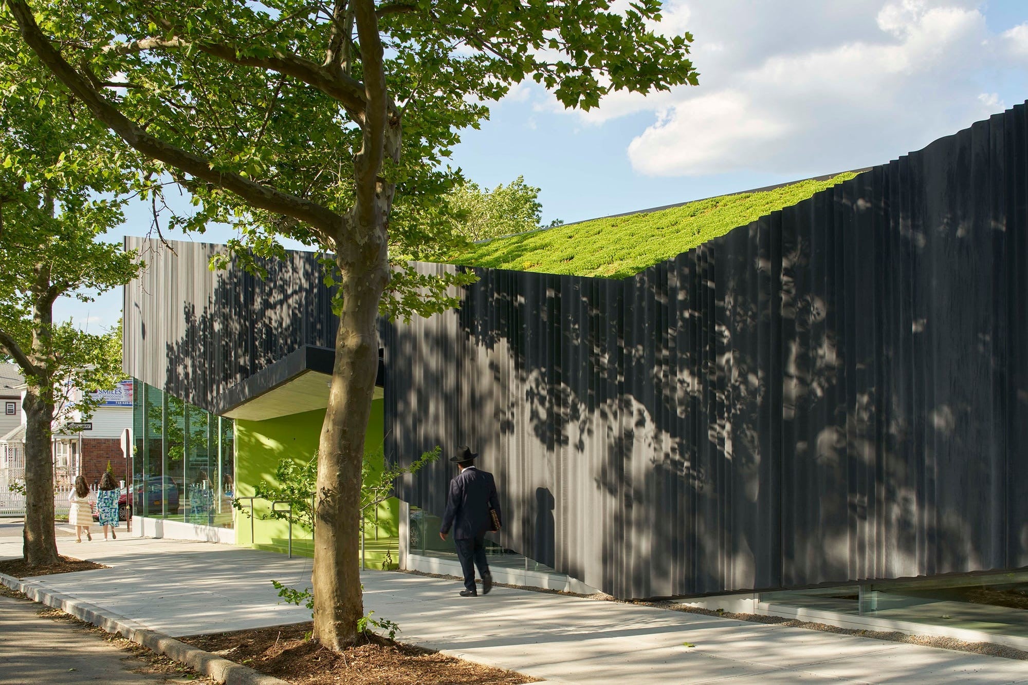 Queens Public Library at Kew Gardens Hills