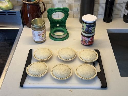 Sandwich Cutter and Sealer