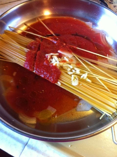 Lazy Recipe for Cooking Pasta in the Sauce