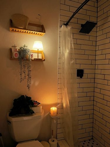 Taking a “shower romantique”