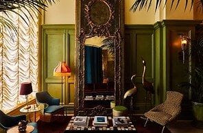 siren hotel / the candy bar