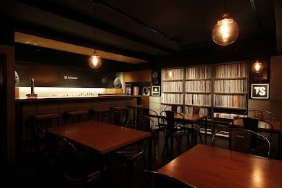 Spincoaster Music Bar