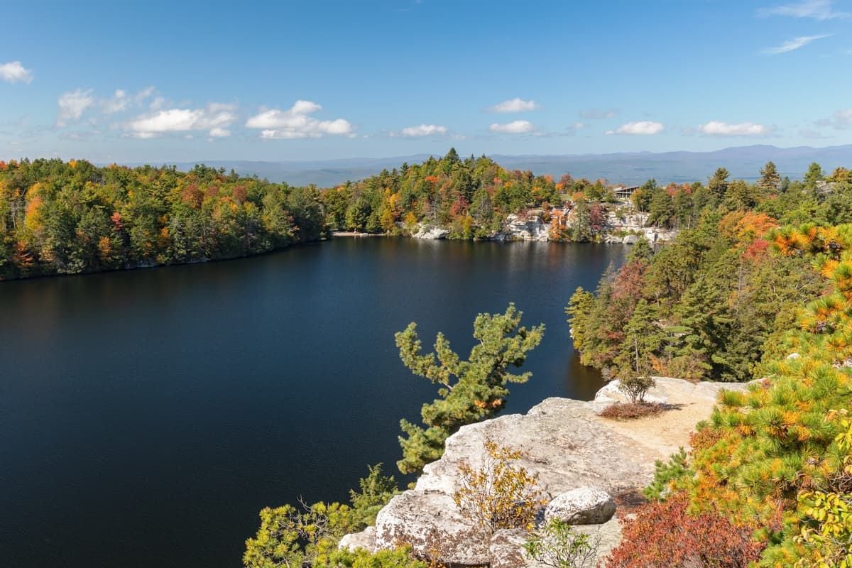 Lake Minnewaska Carriage Road Trailhead