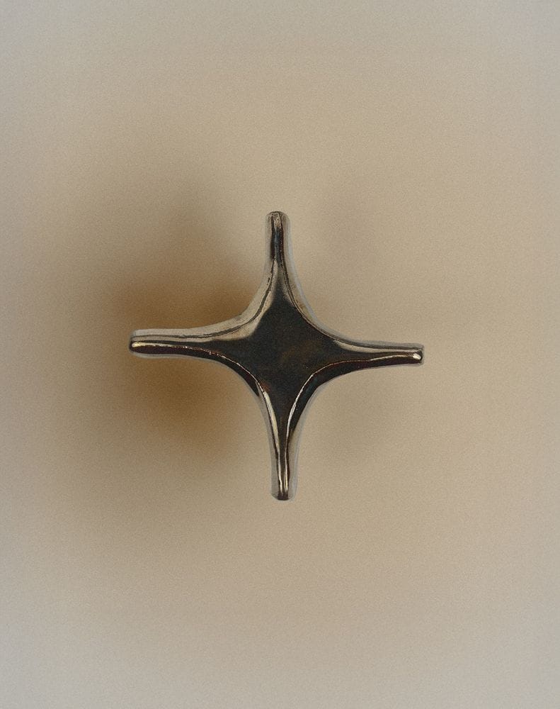 Nina Knob, Hardware