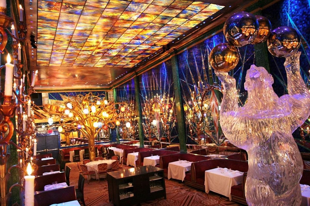 GLASS GRIZZLY AQUARIUM