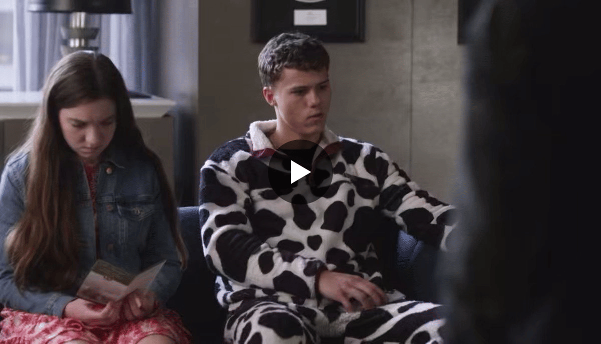 the episode of the other two where shuli reveals she orchestrated january 6