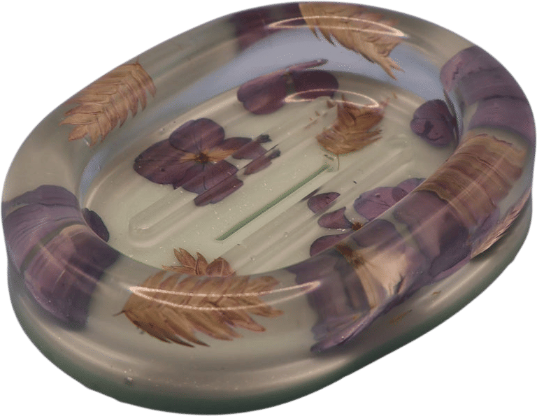 Resin dishes by IRUSU Creation