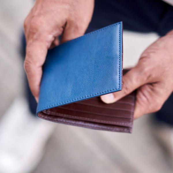 A men’s billfold