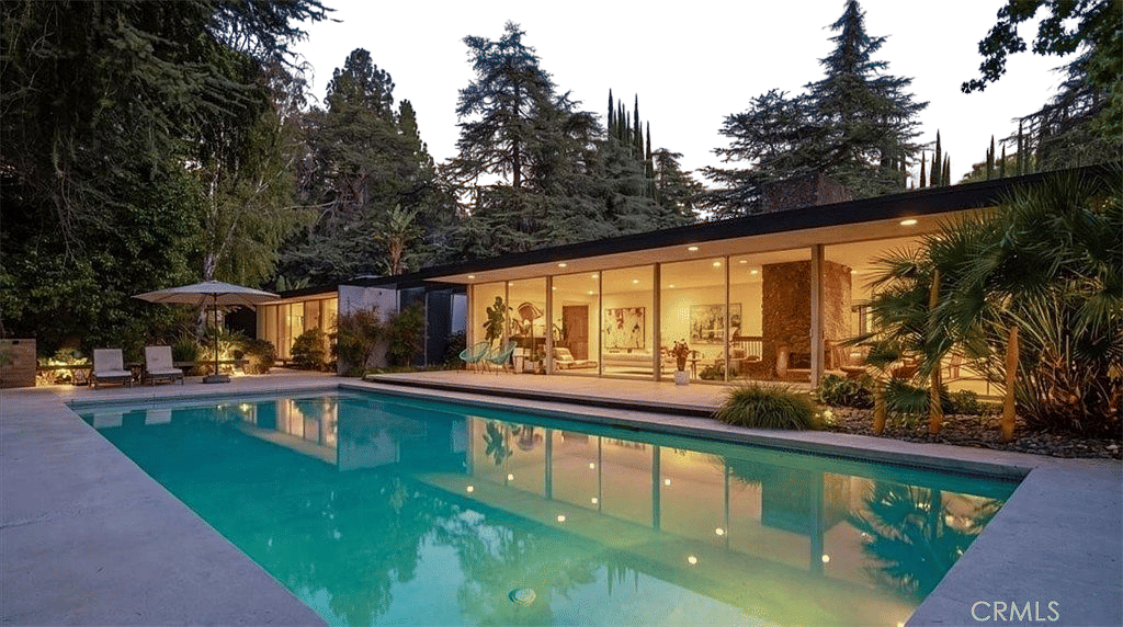 5000 Queen Victoria Rd, Woodland Hills