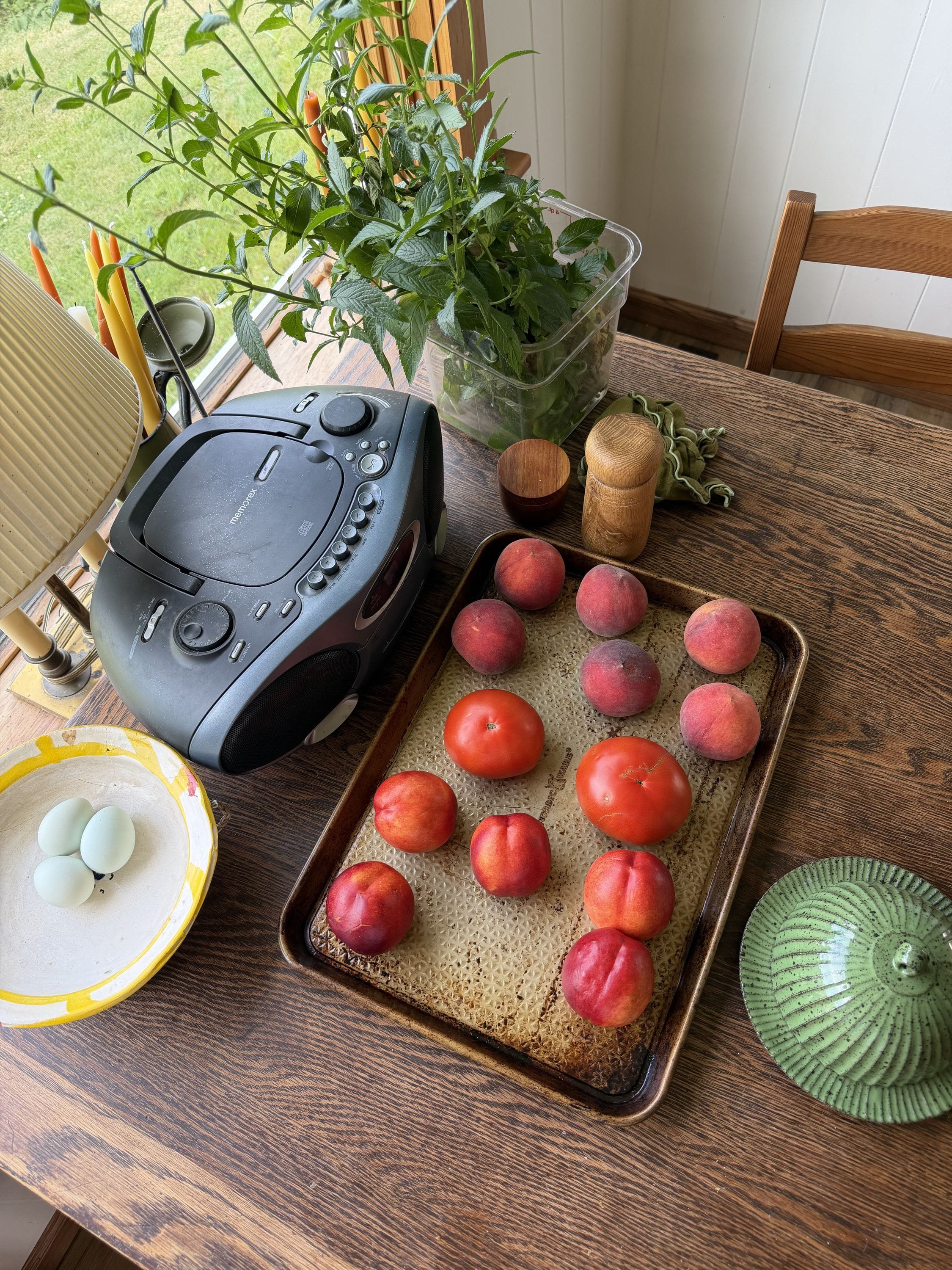 Summer sheet tray for ripening fruit