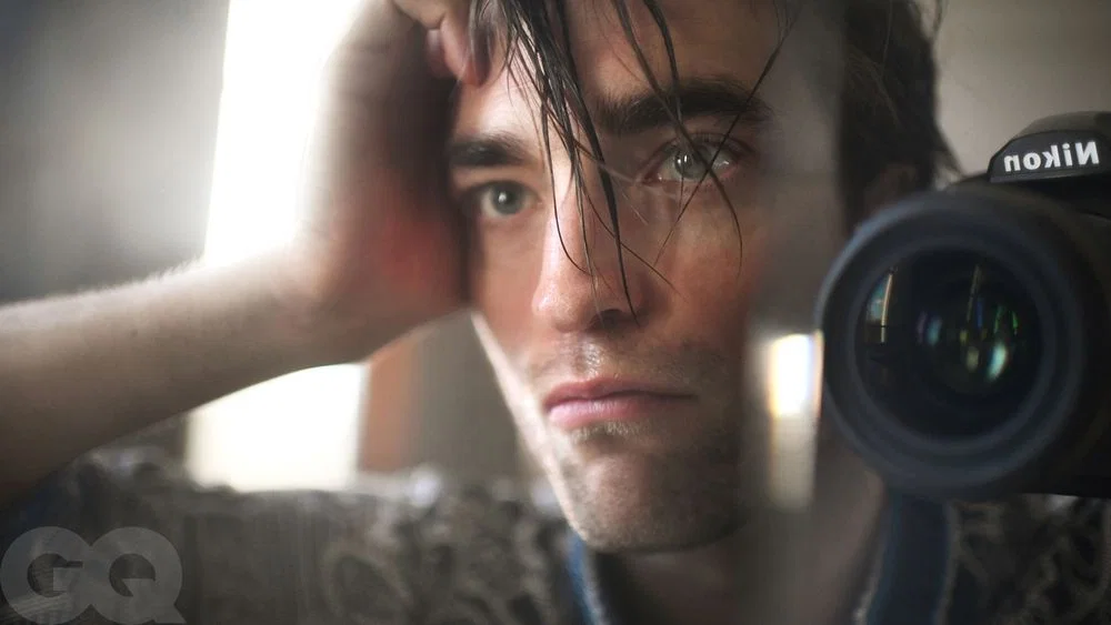Robert Pattinson: A Massive Star in Isolation