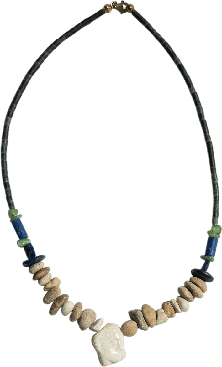 À La Recherche De Cassiopée Carved Beige Cameo Necklace