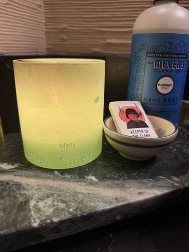 Minty Scented Candle