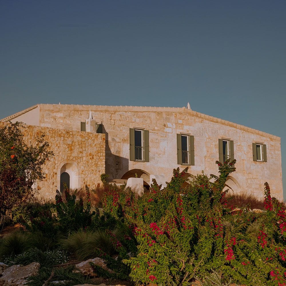 Son Blanc Farmhouse