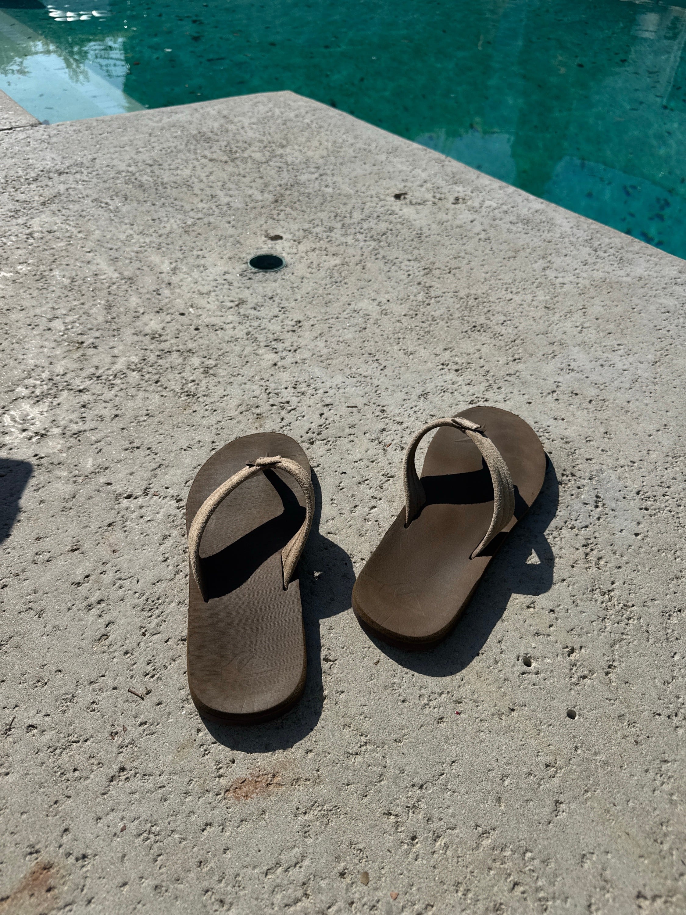 Billabong flip flops