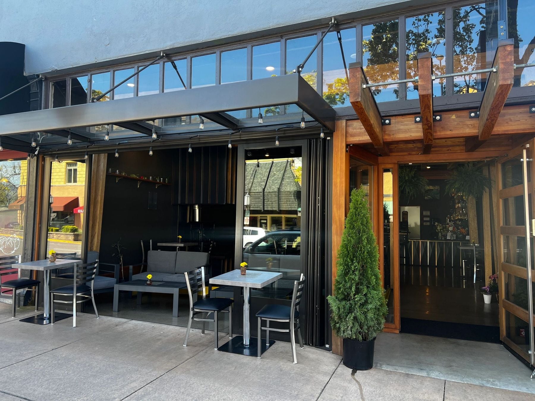 Liquid Lounge, Ashland