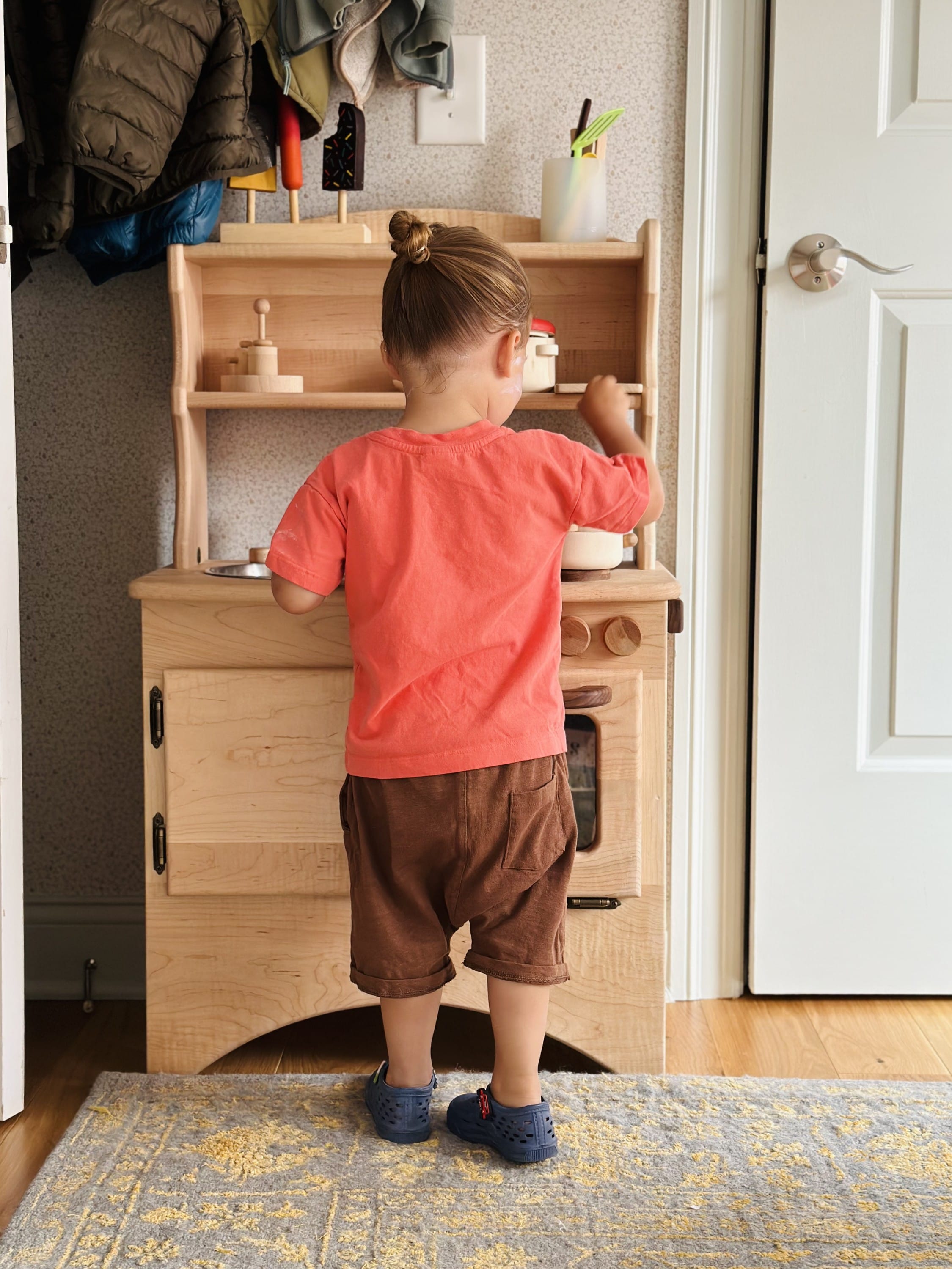 Toy kitchen