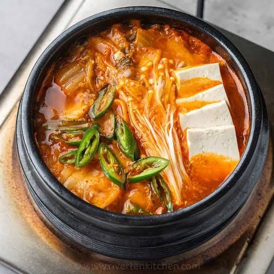 Kimchi stew (Kimchi-jjigae)