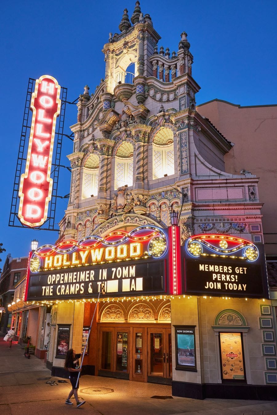 hollywood theater portland