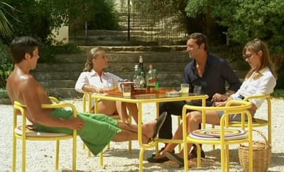 The Outdoor Dining Area in La Piscine