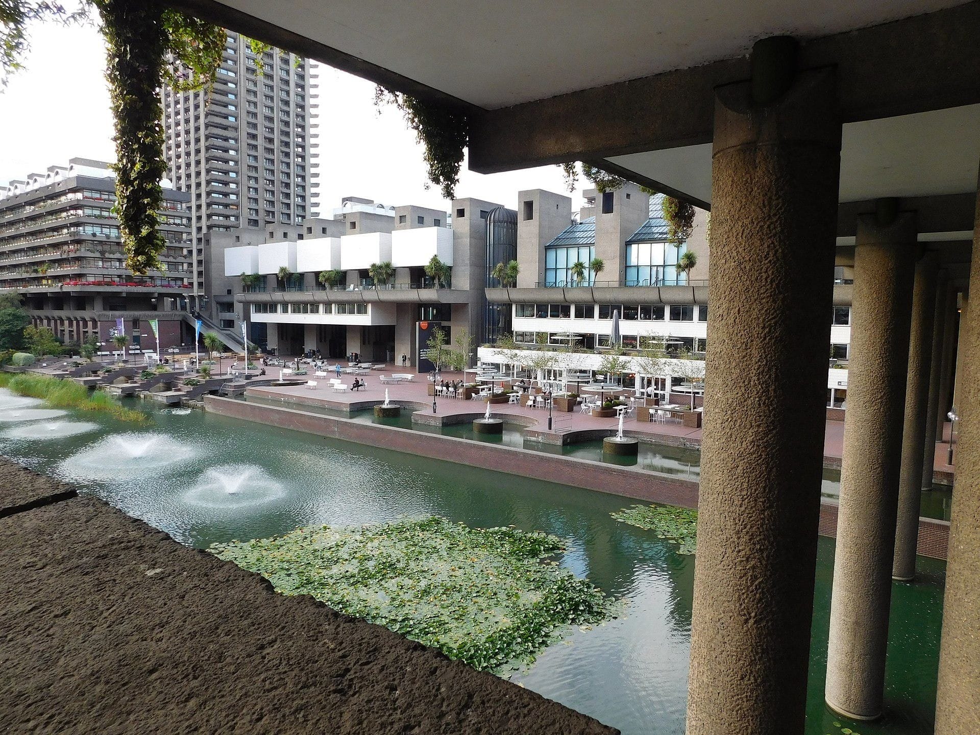 London | barbican estate | chamberlin, powell, and bon
