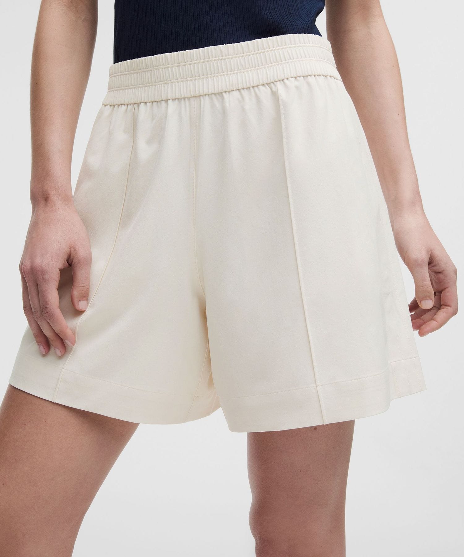 Lululemon Breezily Mid-Rise Short 6"