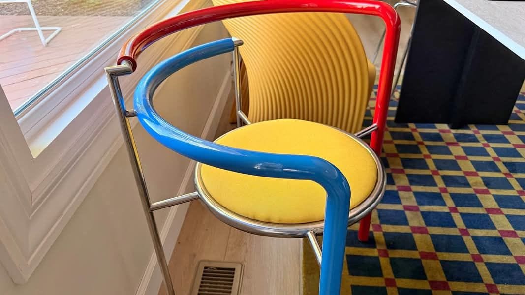 Postmodern & Mid-Century Modern Chairs