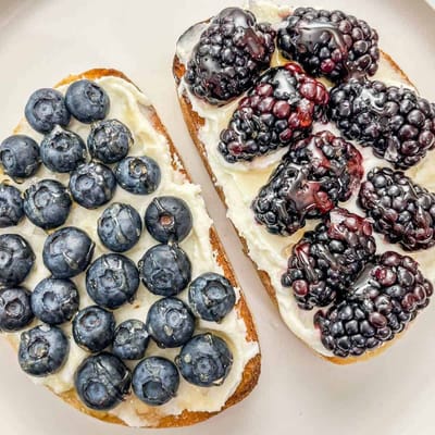 Ricotta Toast with Berries Recipe