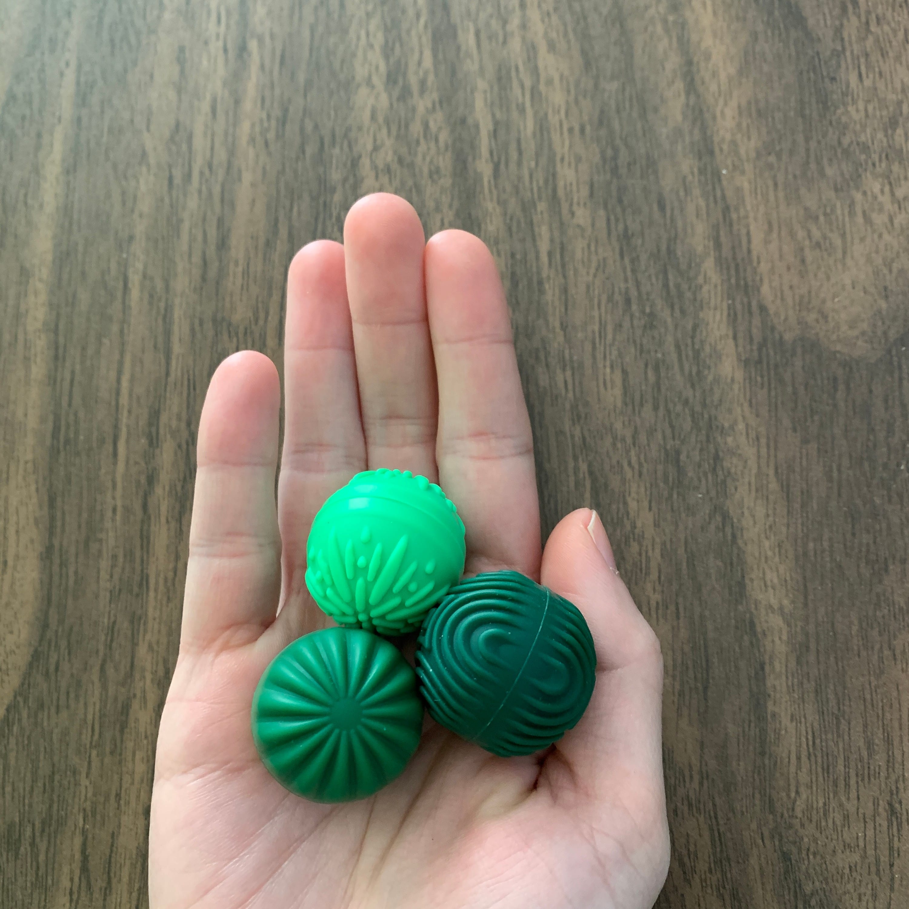 Magnetic fidget balls