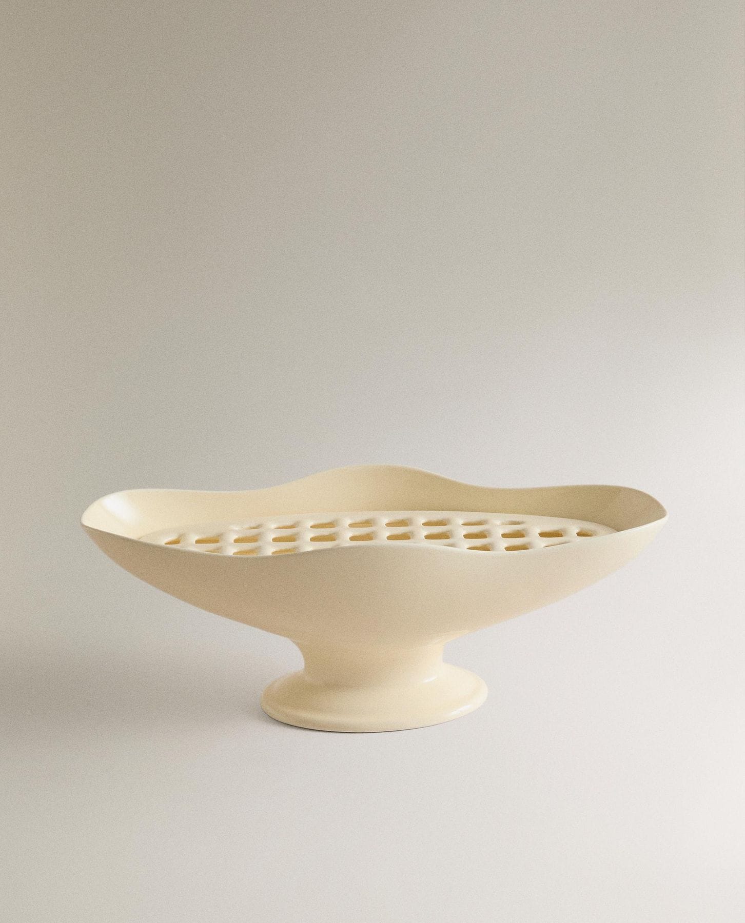 Large Oval Wavy Vase